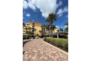 21 High Point Cir E APT 409, Naples, FL 34103, Sold 05/17/22