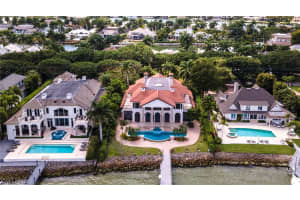 941 Galleon Dr, Naples, FL 34102, Sold 05/04/22