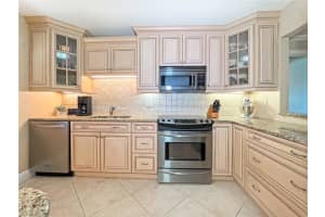 1318 Myerlee Country Club Blvd APT 4, Fort Myers, FL 33919, Sold 05/16/22