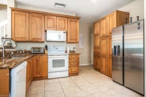 1216 Oxford Ln #16, Naples, FL 34105, Sold 05/11/22