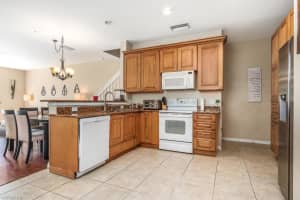 1216 Oxford Ln #16, Naples, FL 34105, Sold 05/11/22