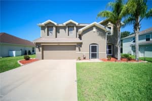 8100 Allamanda Ct, Lehigh Acres, FL 33972, Sold 05/31/22