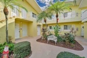 8109 Country Rd UNIT 201, Fort Myers, FL 33919, Sold 05/20/22