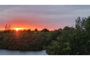 10080 Lake Cove Dr APT 302, Fort Myers, FL 33908, Sold 05/24/22
