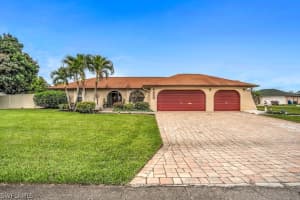 118 Sebring Cir, Lehigh Acres, FL 33936, Sold 04/28/22