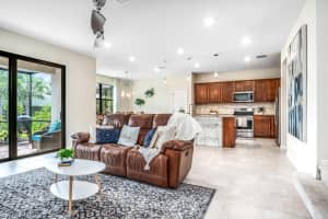 7186 Wilton Dr N, Naples, FL 34109, Sold 05/20/22