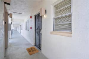 2111 Barkeley Ln Apt 18, Fort Myers, FL 33907, Sold 04/29/22