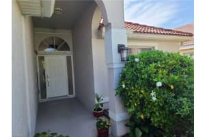 181 Sabal Lake Dr, Naples, FL 34104, Sold 05/16/22