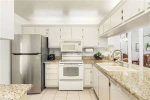 9270 Lake Park Dr APT 204, Fort Myers, FL 33919, Sold 04/26/22