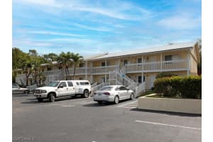 4621 Bayshore Dr, Naples, FL 34112, Sold 05/17/22