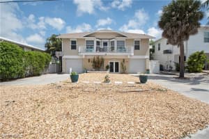 135 W Hilo St, Naples, FL 34113, Sold 05/27/22