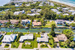 569 Kingfisher Ln, Longboat Key, FL 34228, Sold 05/03/22