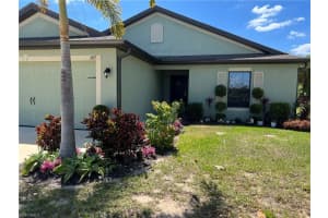 387 Shadow Lakes Dr, Lehigh Acres, FL 33974, Sold 05/26/22