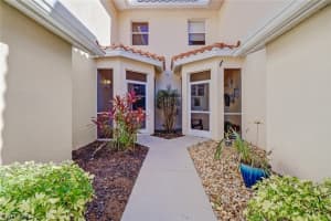 371 Robin Hood Cir, Naples, FL 34104, Sold 05/20/22