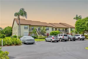 9295 Lake Park Dr APT 202, Fort Myers, FL 33919, Sold 06/22/22