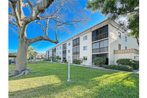 2111 Barkeley Ln Apt 20, Fort Myers, FL 33907, Sold 05/24/22
