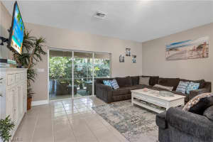 910 Moon Lake Dr, Naples, FL 34104, Sold 06/30/22