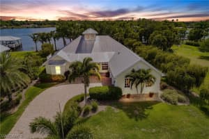 16430 Oakview Cir, Alva, FL 33920, Sold 05/13/22
