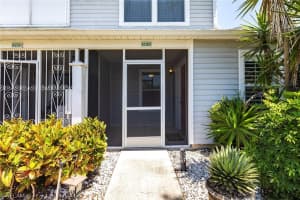 3401 Timberwood Cir, Naples, FL 34105, Sold 05/31/22