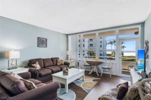 220 Seaview Ct, Marco Island, FL 34145, Sold 05/13/22