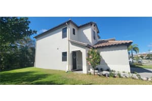 8721 Madrid Cir, Naples, FL 34104, Sold 05/26/22