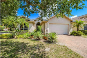 4209 Hampton Ln, Naples, FL 34119, Sold 07/29/22