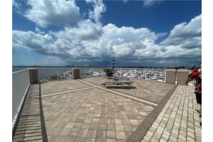 2080 W First St, Fort Myers, FL 33901, Sold 09/19/22
