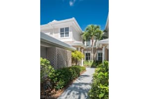 873 Carrick Bend Cir, Naples, FL 34110, Sold 07/01/22