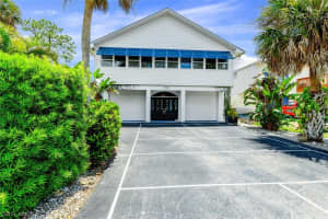 770 Park Ave, Naples, FL 34110, Sold 07/20/22