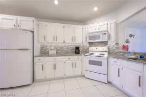 1300 Misty Pines Cir, Naples, FL 34105, Sold 07/28/22