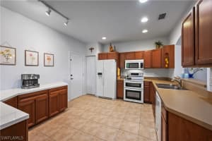 2414 Laurentina Ln, Cape Coral, FL 33909, Sold 06/30/22
