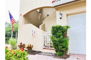 8521 Oakshade Cir Apt 421, Fort Myers, FL 33919, Sold 07/12/22