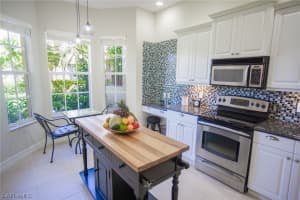 5045 Blauvelt Way, Naples, FL 34105, Sold 10/27/22