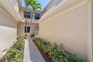 6071 Jonathans Bay Cir APT 202, Fort Myers, FL 33908, Sold 09/16/22