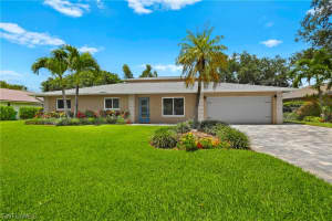 749 Nottingham Dr, Naples, FL 34109, Sold 09/23/22