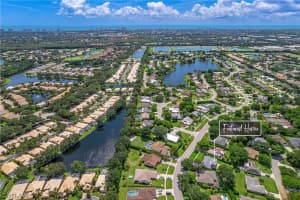 749 Nottingham Dr, Naples, FL 34109, Sold 09/23/22