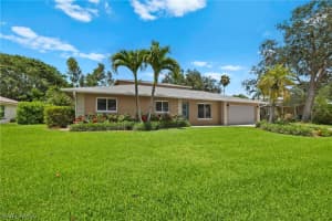 749 Nottingham Dr, Naples, FL 34109, Sold 09/23/22