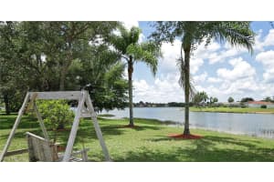 880 Summerfield Dr, Naples, FL 34120, Sold 07/15/22