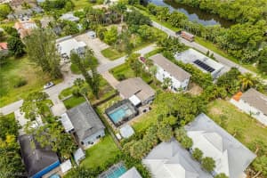 723 Park Ave, Naples, FL 34110, Sold 02/15/23
