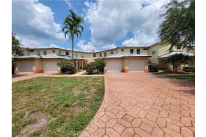 900 Diamond Cir, Naples, FL 34110, Sold 07/07/22