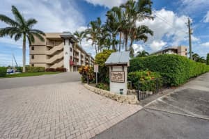 801 River Point Dr, Naples, FL 34102, Sold 12/08/22