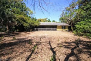 5600 Waxmyrtle Way, Naples, FL 34109, Sold 10/07/22