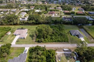 837 Porter Street, Lehigh Acres, FL 33974 - MLS#222042598