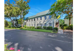 215 Bobolink Way, Naples, FL 34105, Sold 12/08/22