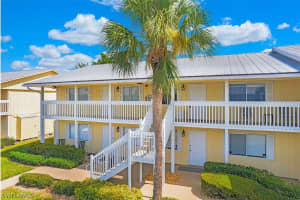 4605 Bayshore Dr, Naples, FL 34112, Sold 09/26/22
