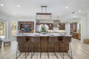 5860 Bur Oaks Ln, Naples, FL 34119, Sold 11/04/22