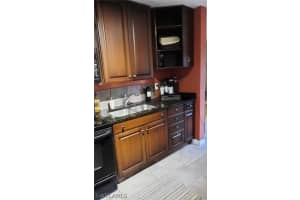 8101 Country Rd UNIT 101, Fort Myers, FL 33919, Sold 09/08/22