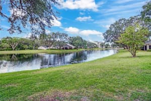 608 Arbor Lake Dr, Naples, FL 34110, Sold 10/21/22