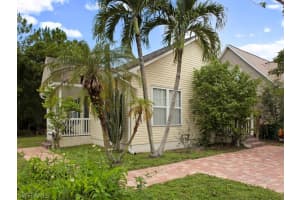 346 Leawood Cir, Naples, FL 34104, Sold 10/21/22