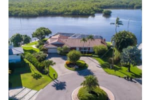 2375 Snook Dr, Naples, FL 34102, Sold 09/01/22